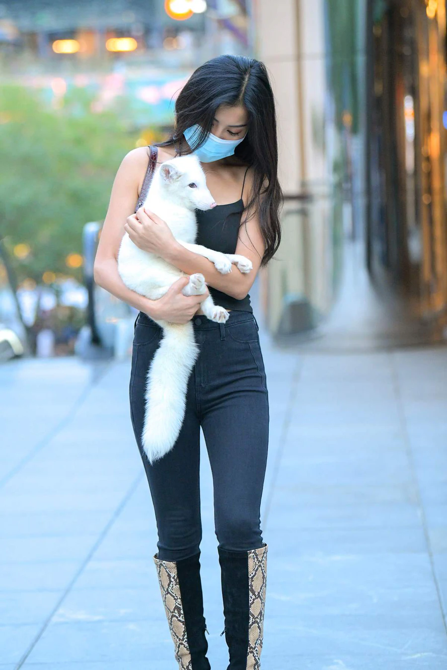 精选街拍作品 NO.4490 长靴牛仔裤 街拍-第1张