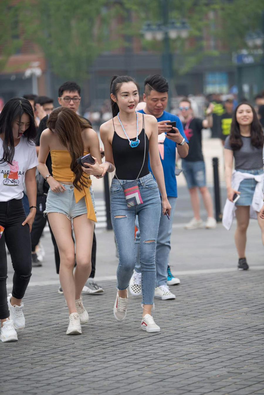 精选街拍作品 NO.4510 牛仔裤青春靓丽 街拍-第1张