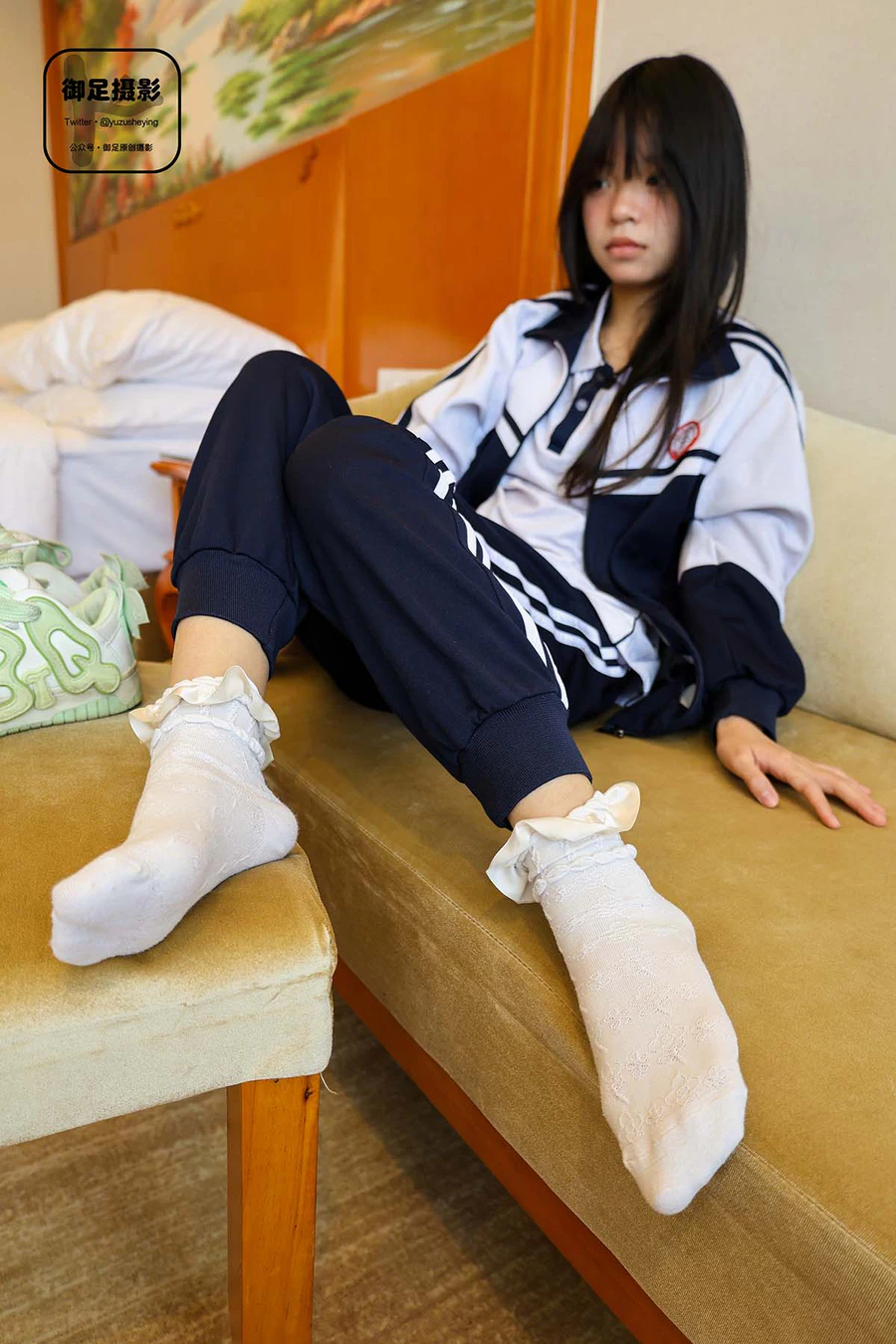 御足摄影 NO.044 – 校服踩踩踩 YZSY御足摄影-第1张
