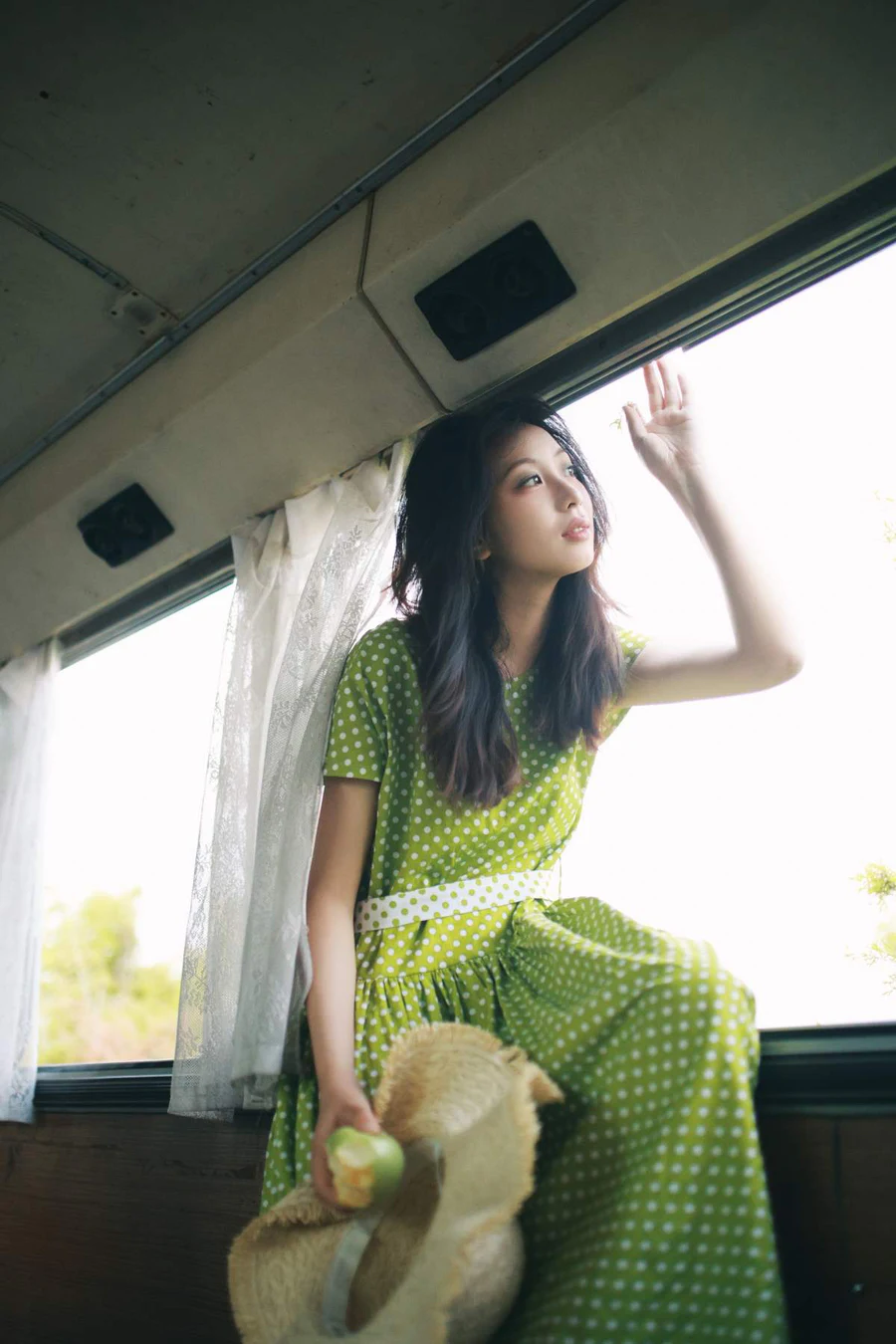 [YITUYU艺图语]2025.05.20 青苹果写真 小u YITUYU艺图语-第2张