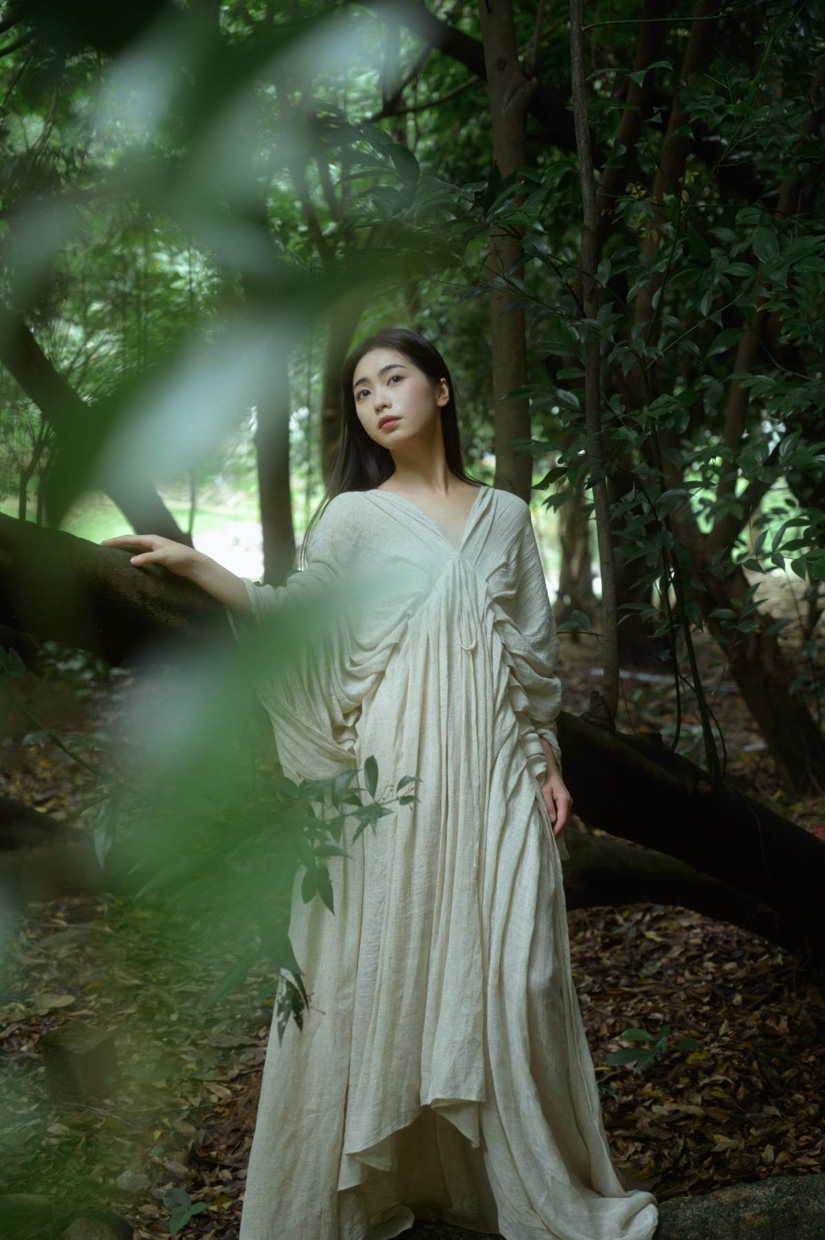 [YITUYU艺图语]2025.05.22 在林中 半个月亮 YITUYU艺图语-第2张