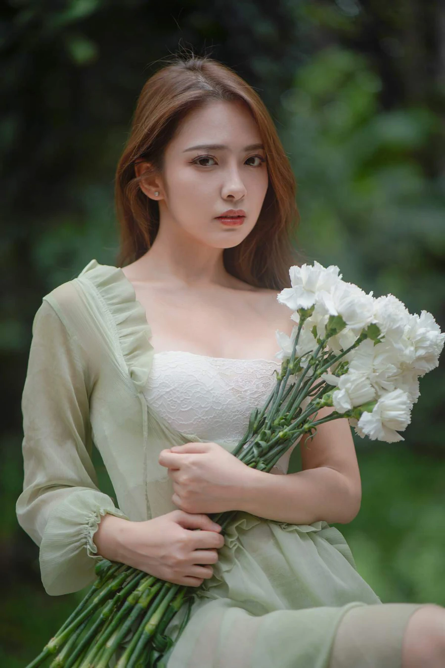 [YITUYU艺图语]2025.05.27 森林童话：绿裙少女与光共舞 颖儿YY YITUYU艺图语-第1张