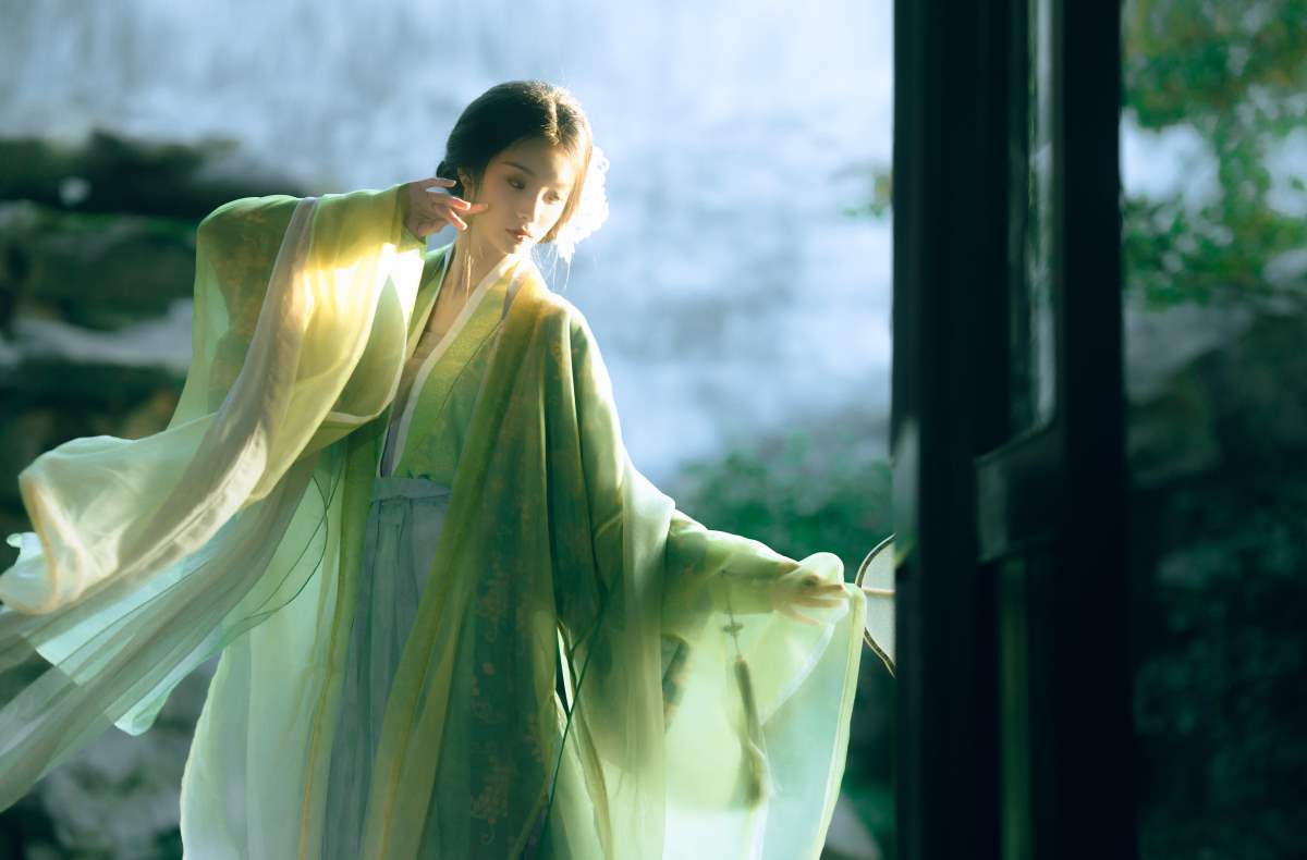 [YITUYU艺图语]2025.05.27 那抹浓到化不开的绿 李钰_ayu YITUYU艺图语-第2张