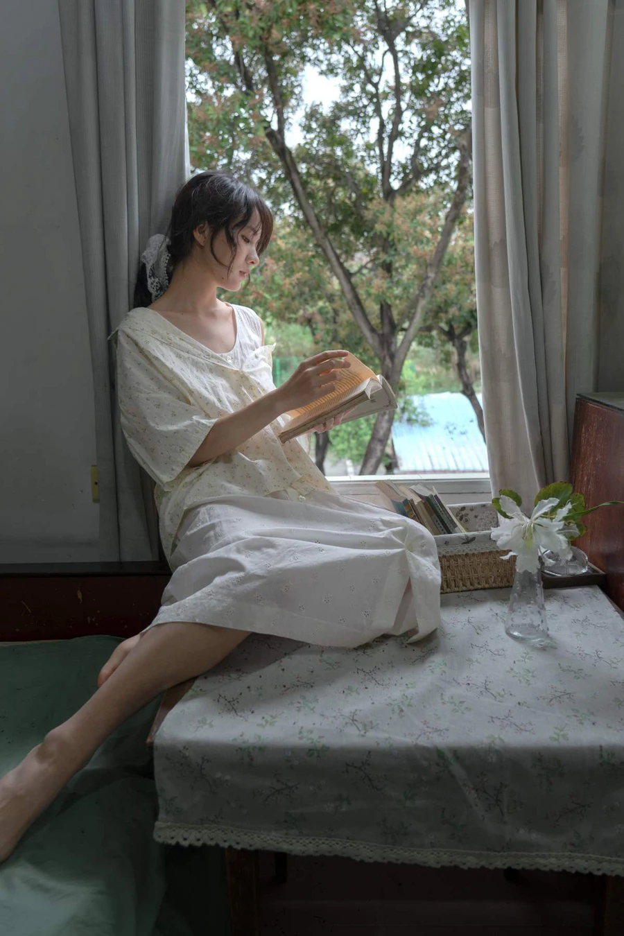 [YITUYU艺图语]2025.05.31 窗畔漫读 小雨天气 YITUYU艺图语-第1张