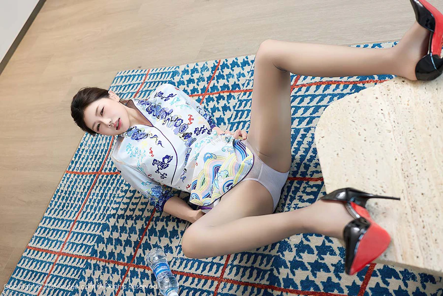 [Xiuren秀人网]2025.08.15 NO.10654 尹甜甜 Xiuren秀人网-第1张