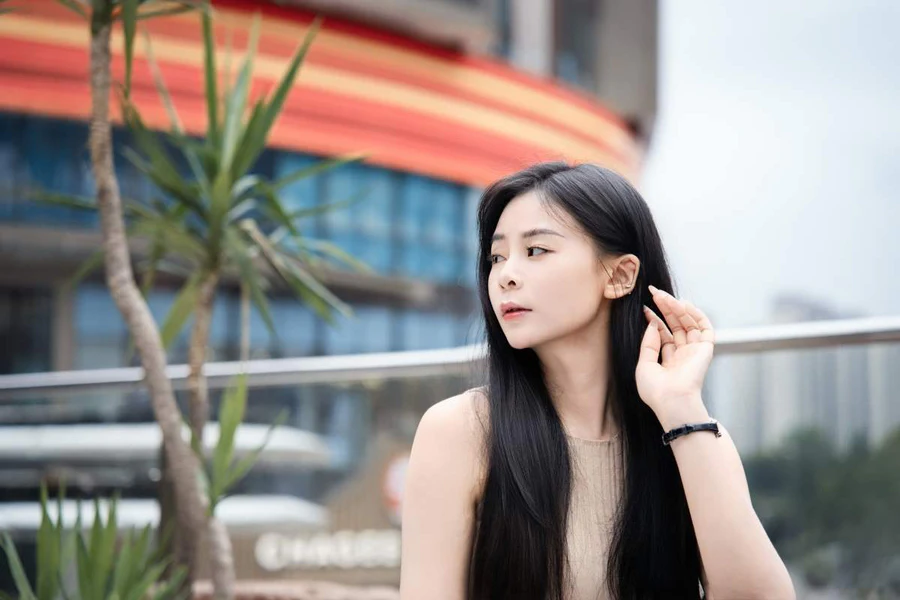 [YITUYU艺图语]2025.06.02 城市街拍 小颖 YITUYU艺图语-第1张