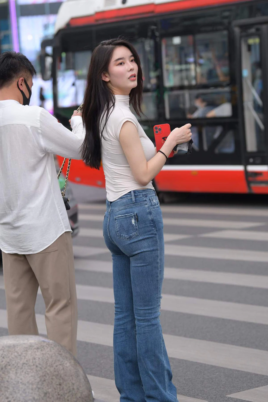 精选街拍作品 NO.4537 温婉气质牛仔裤 街拍-第1张