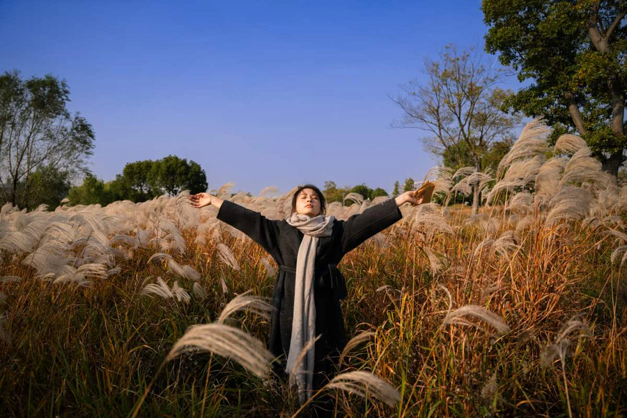 [YITUYU艺图语]2025.06.02 秋日芦苇荡电影感写真 竹官 YITUYU艺图语-第2张