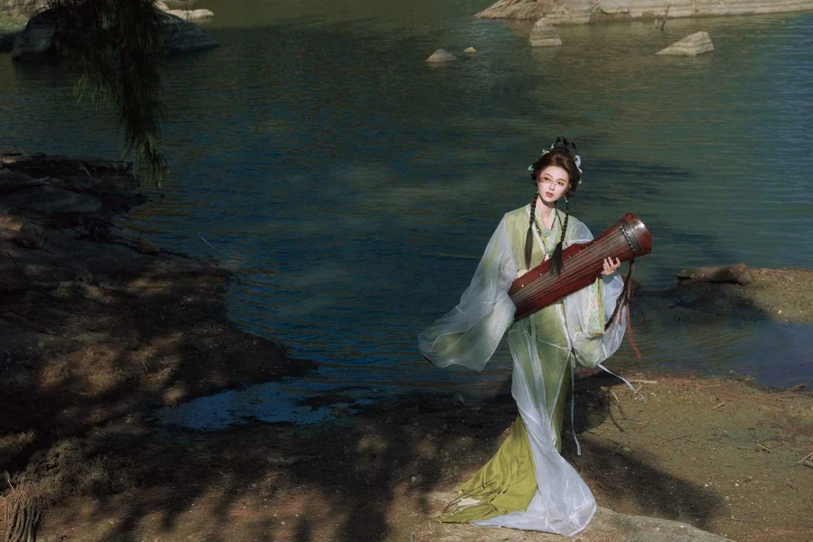 [YITUYU艺图语]2025.06.02 浮光绿影 田田 YITUYU艺图语-第1张