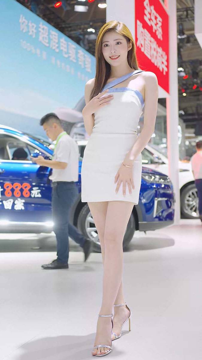 2024 东莞秋季车展 Racing Model 车模网红随拍 03 街拍-第1张