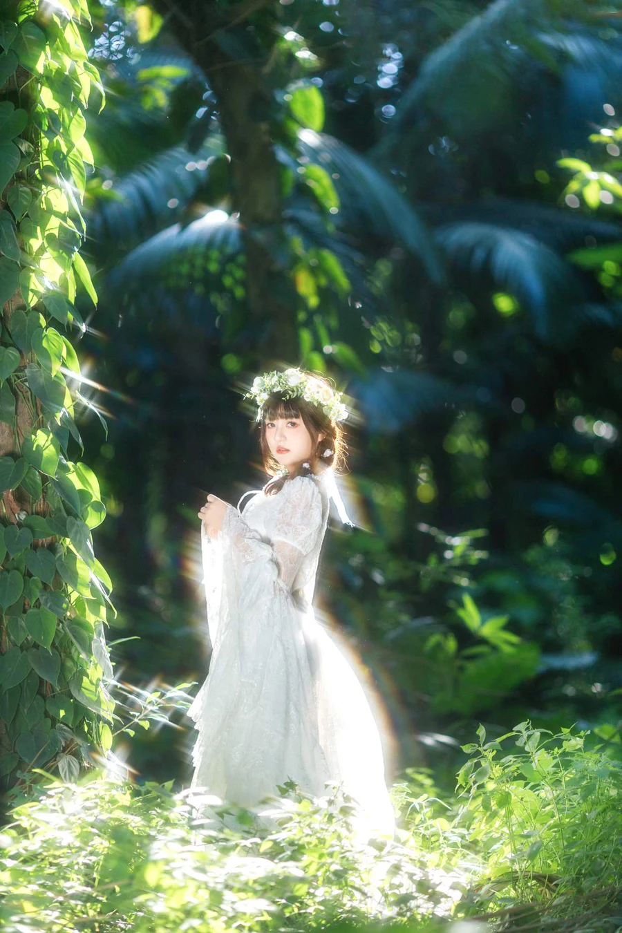 [YITUYU艺图语]2025.06.04 让光在纱裙上写诗 我变成猪了你负责吗 YITUYU艺图语-第1张