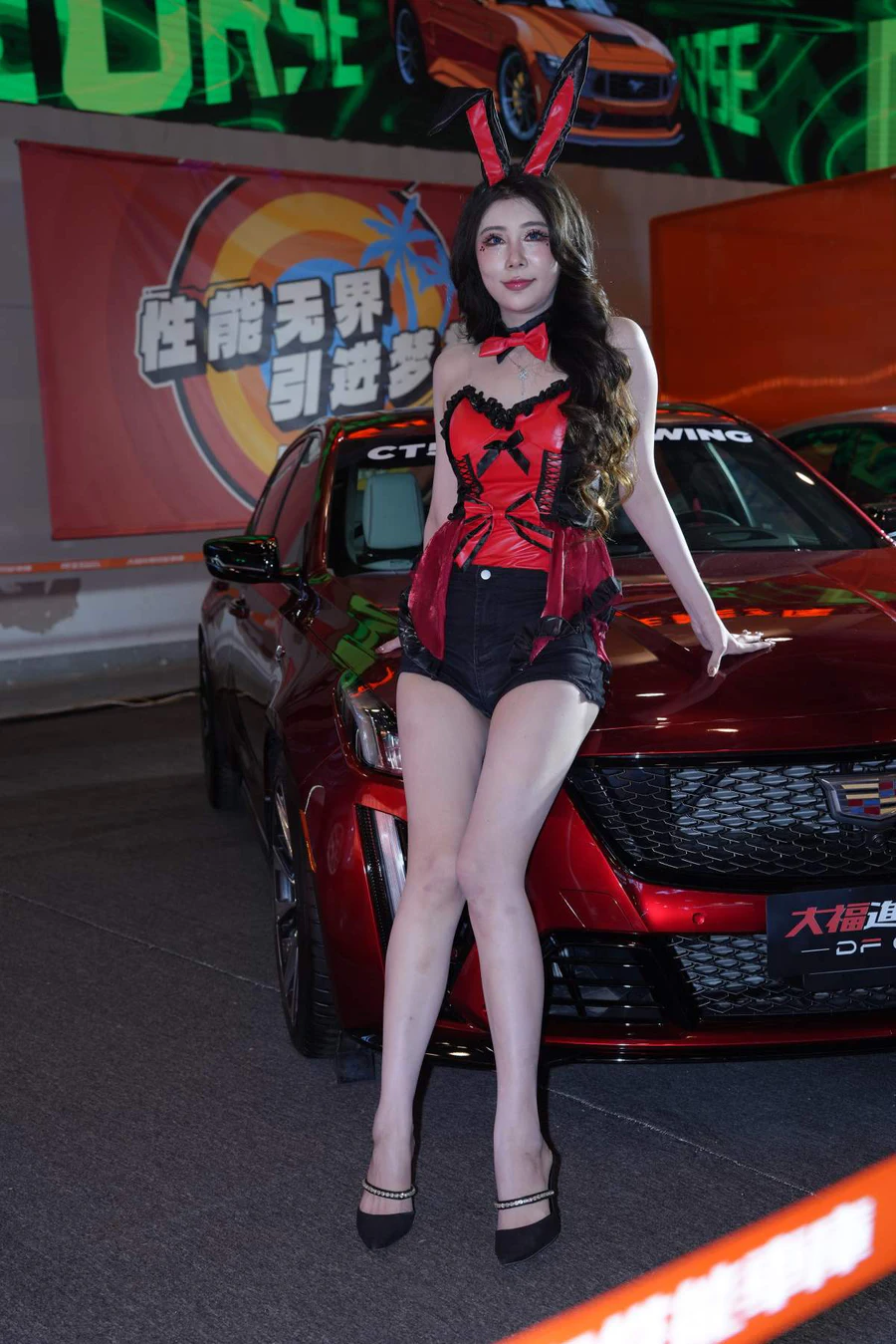 精选街拍作品 NO.4559 红红火火 街拍-第1张