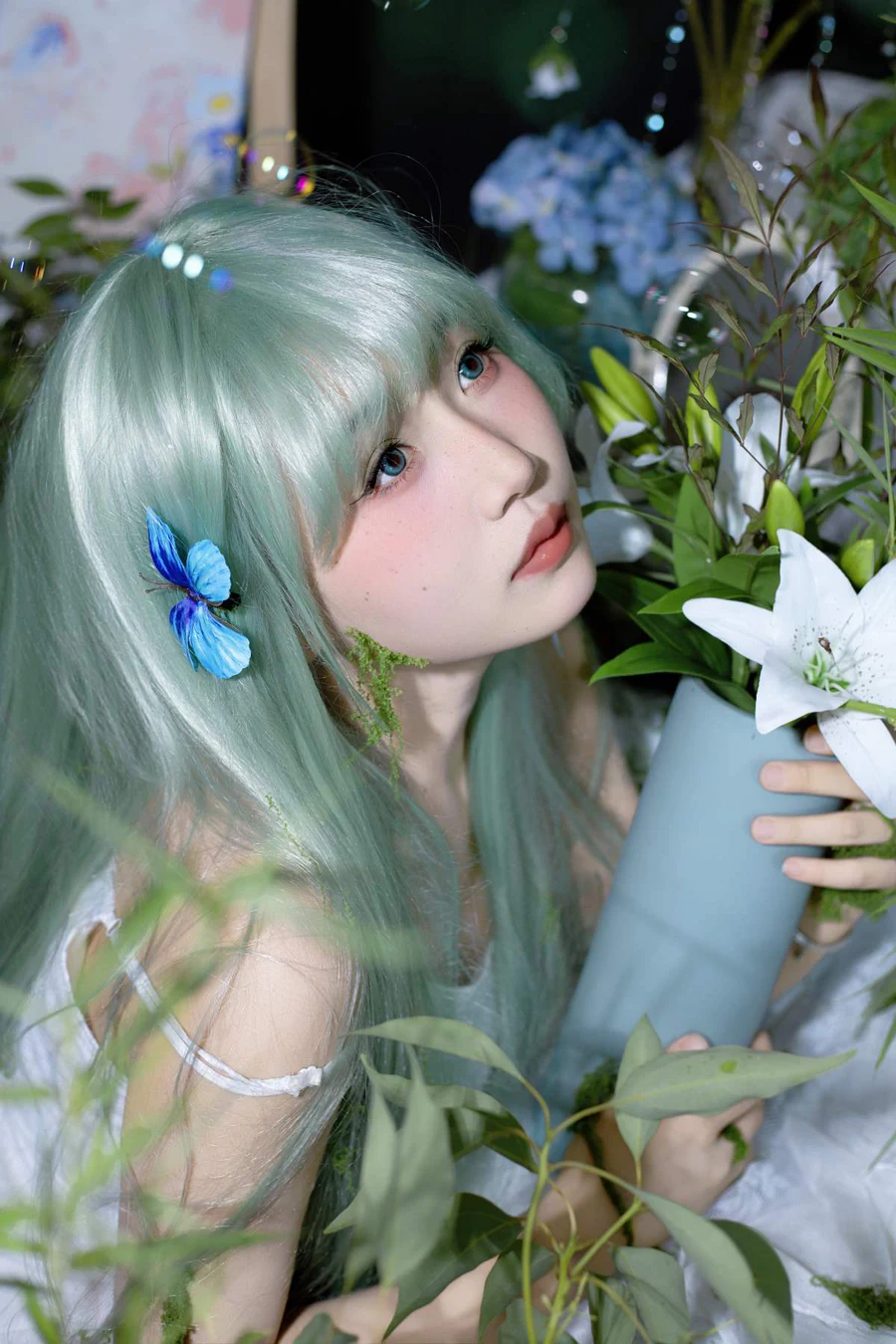 [YITUYU艺图语]2025.06.05 我的身体长满苔藓，跌落在潮湿的绿意里 躲进鲨鱼嘴里 YITUYU艺图语-第1张