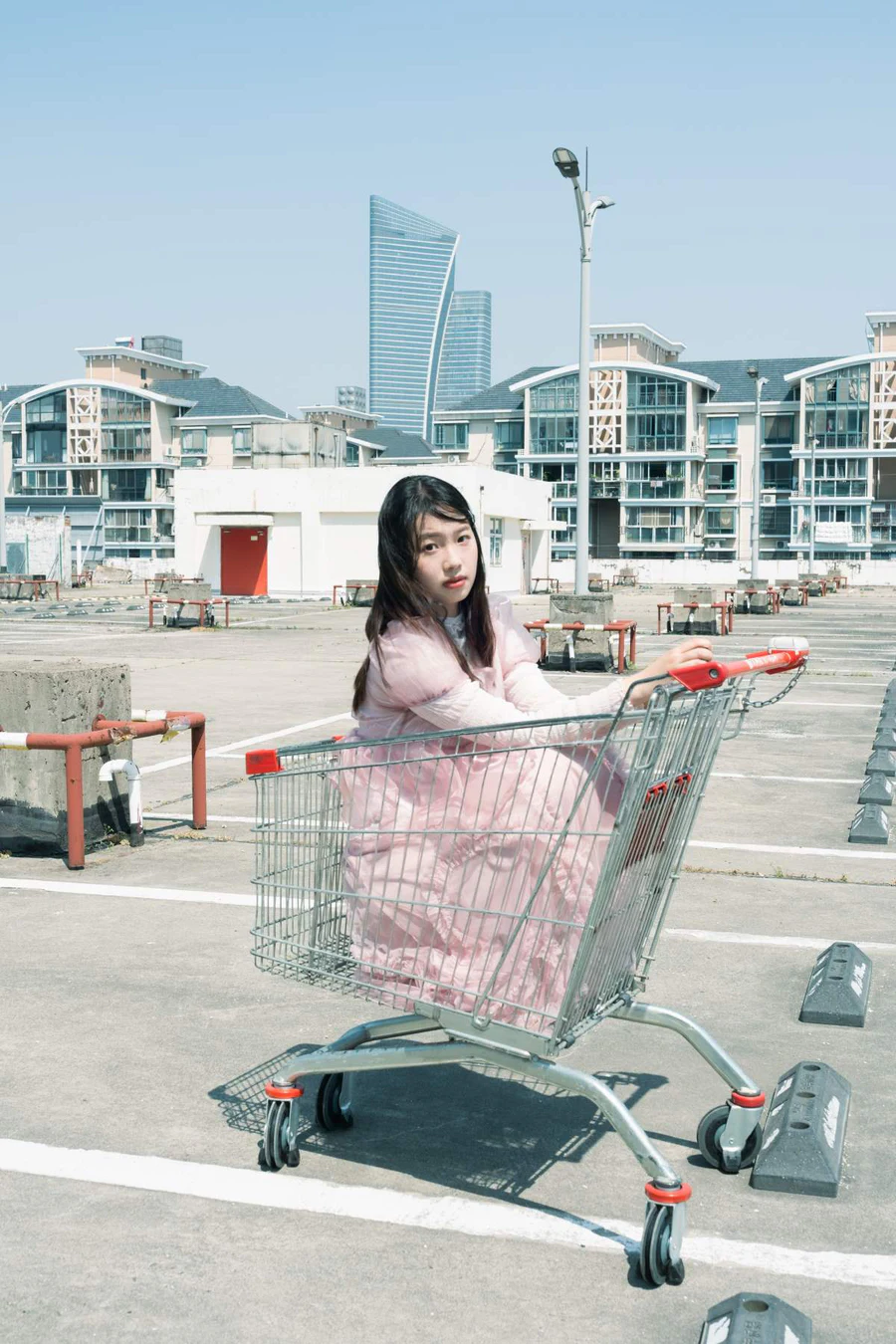 [YITUYU艺图语]2025.06.06 天台邂逅 日系少女的梦幻诗篇 粉色少女 YITUYU艺图语-第1张