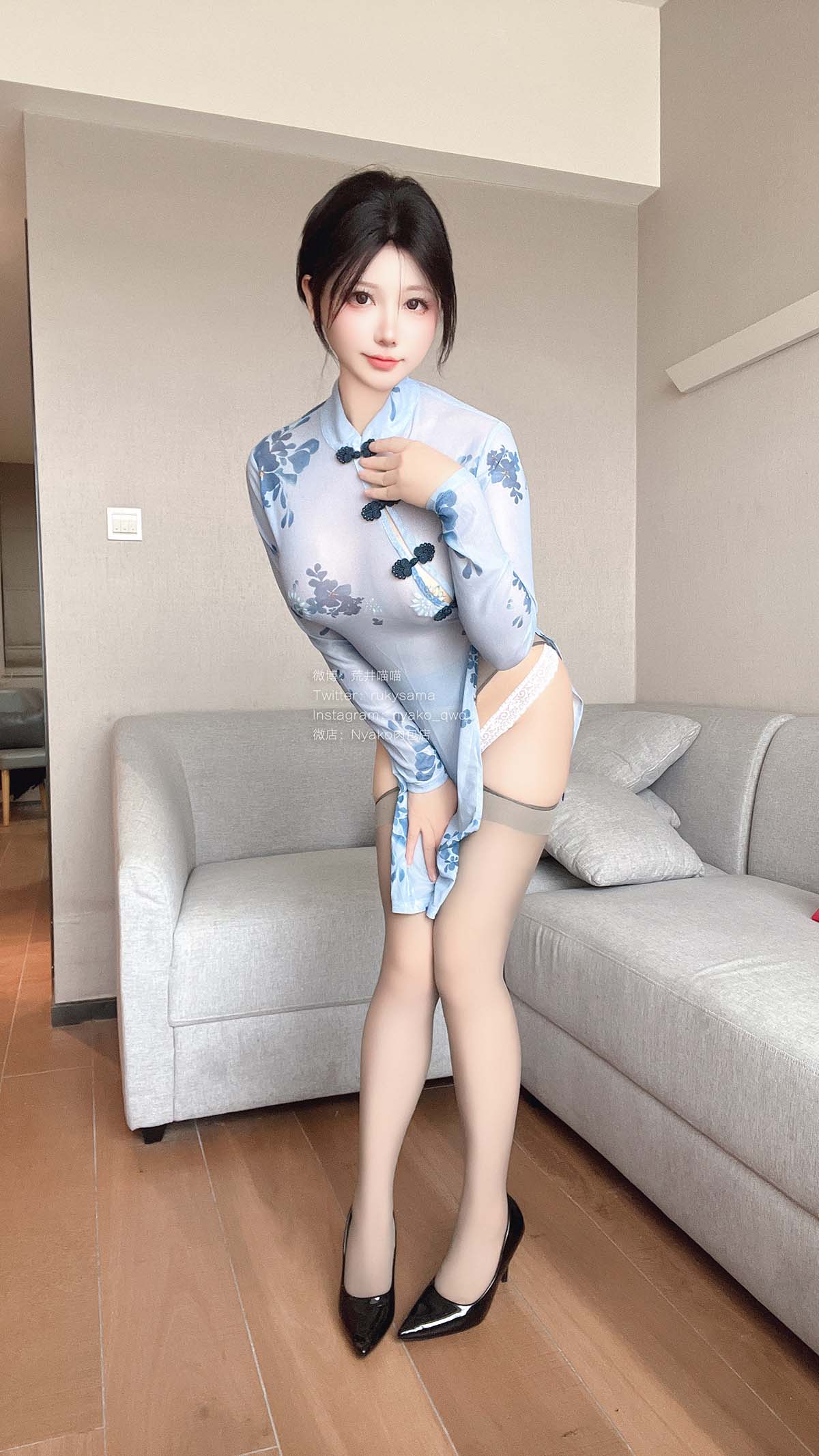 Nyako喵子 – 灰丝旗袍 Cosplay-第1张