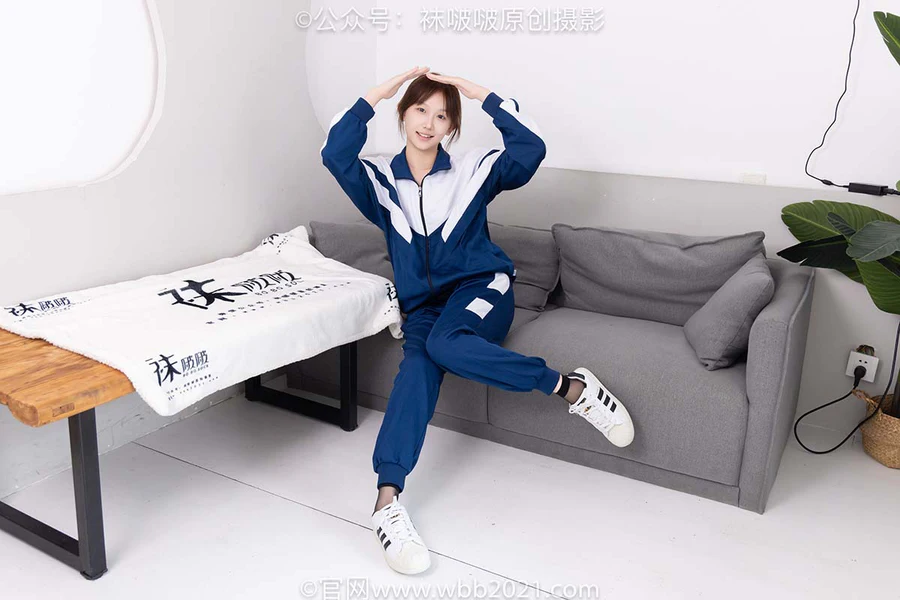 [BoBoSocks袜啵啵]NO.584 香菜 校服、板鞋、短黑丝 BoBoSocks袜啵啵-第1张