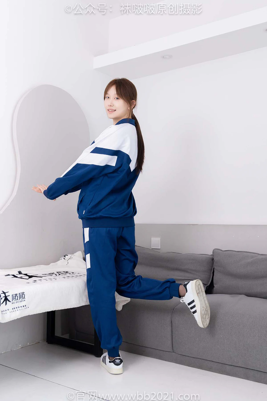 [BoBoSocks袜啵啵]NO.584 香菜 校服、板鞋、短黑丝 BoBoSocks袜啵啵-第2张