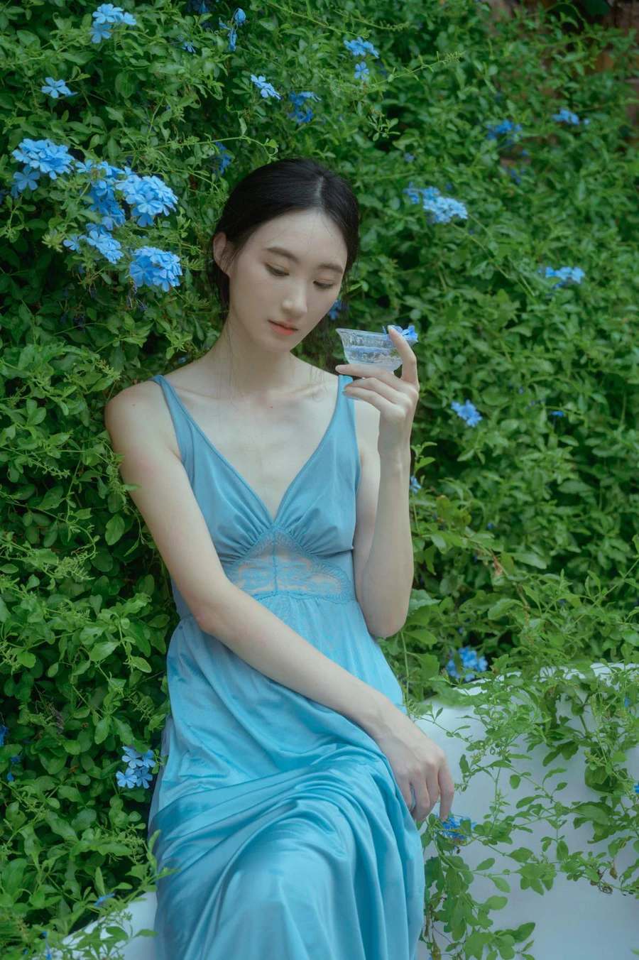 [YITUYU艺图语]2025.06.08 夏天与蓝雪花 阿吉缘子 YITUYU艺图语-第1张