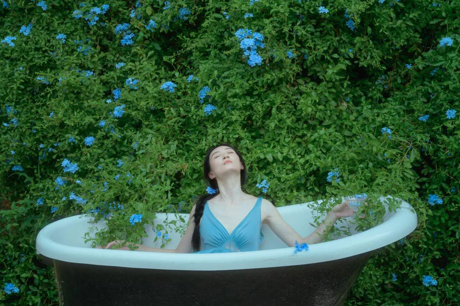 [YITUYU艺图语]2025.06.08 夏天与蓝雪花 阿吉缘子 YITUYU艺图语-第2张