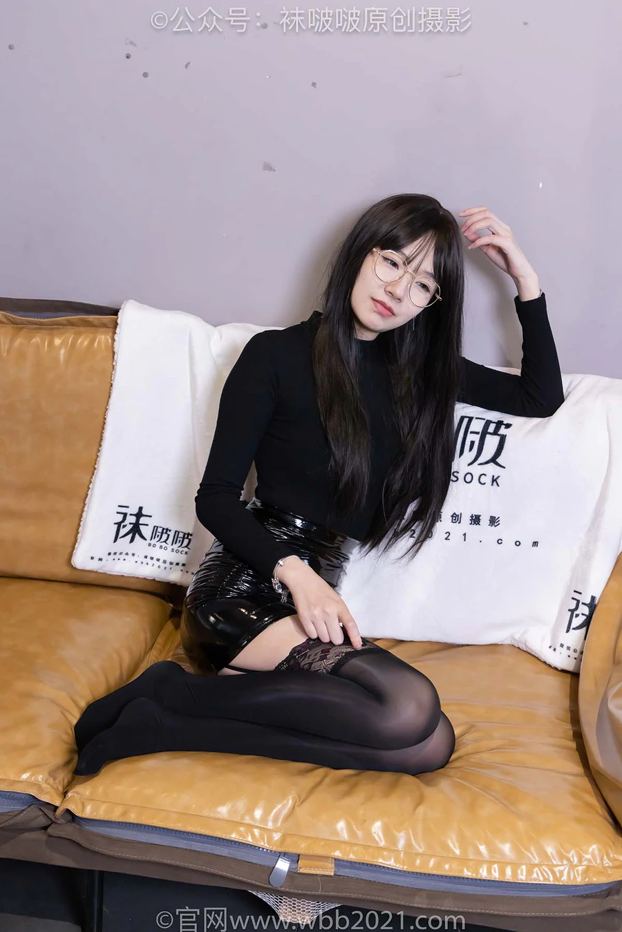 [BoBoSocks袜啵啵]NO.585 小甜豆-高跟鞋、大腿黑丝、踩面包剧情 BoBoSocks袜啵啵-第1张