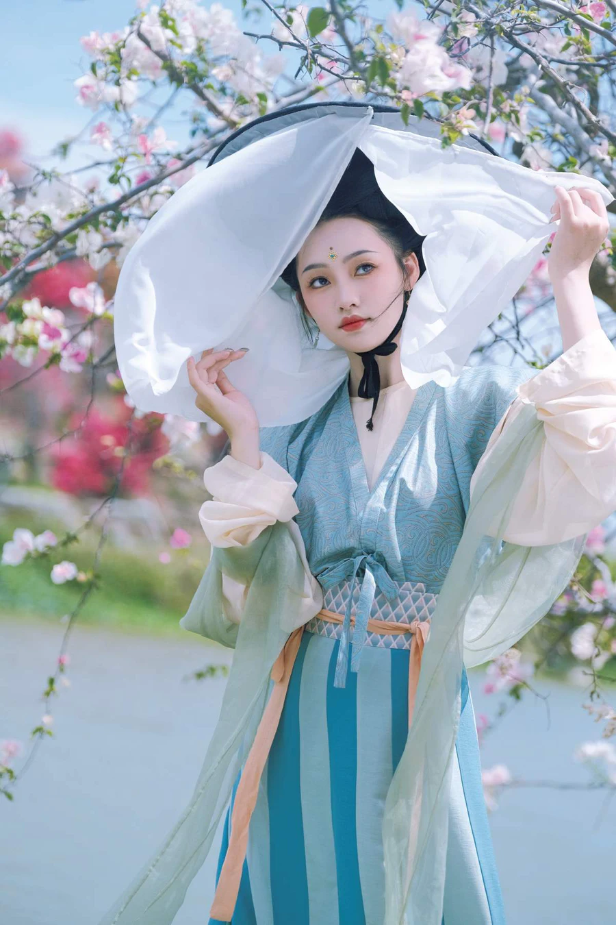 [YITUYU艺图语]2025.06.11 春山 小林 YITUYU艺图语-第1张