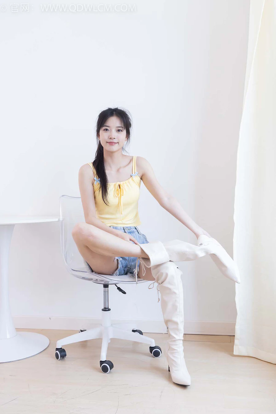 物恋传媒 NO.2426 茯苓-长靴、白棉袜、裸足 WLCM物恋传媒-第2张