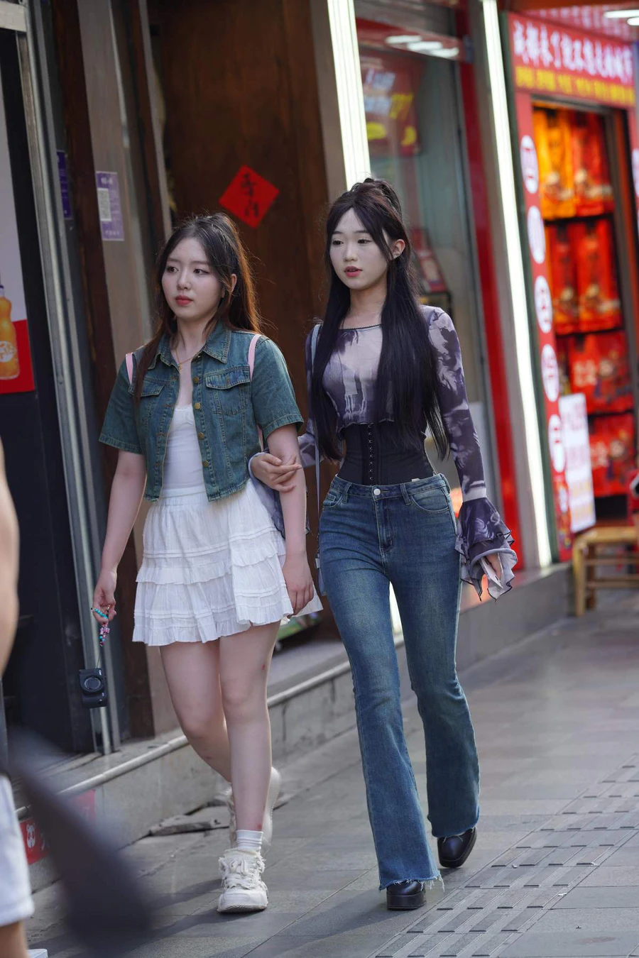 精选街拍作品 NO.4624 靓丽牛仔风 街拍-第1张