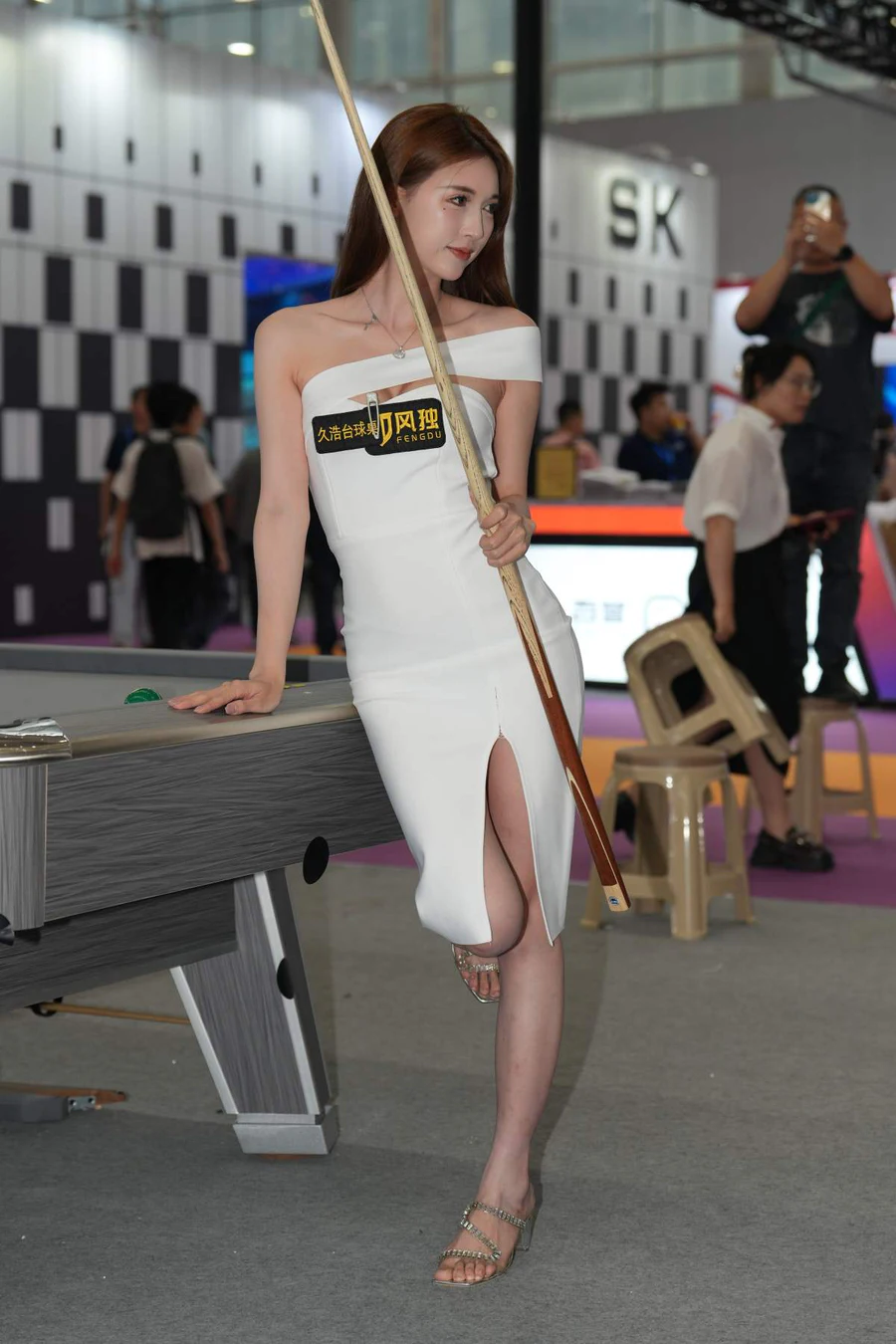 精选街拍作品 NO.4622 白色连衣裙 街拍-第1张