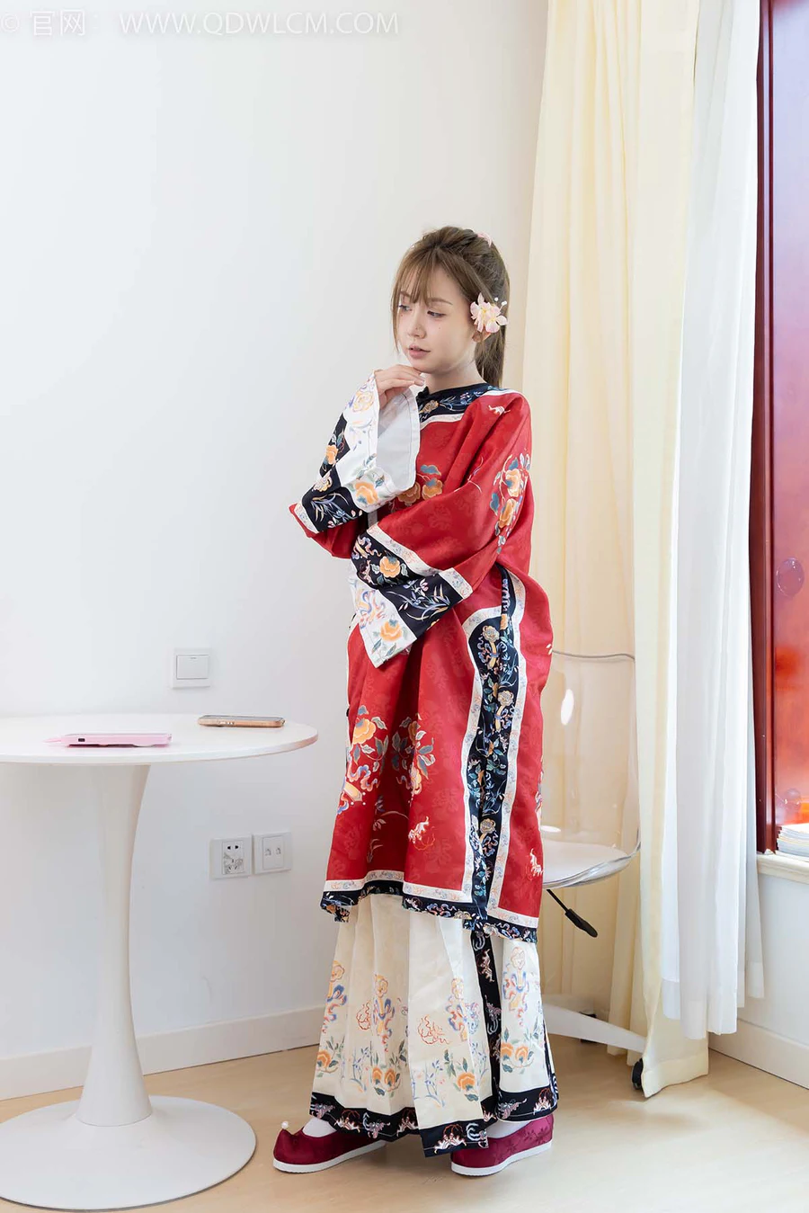 物恋传媒 NO.2429 小曦-汉服、布鞋、足袋、白棉袜 WLCM物恋传媒-第2张