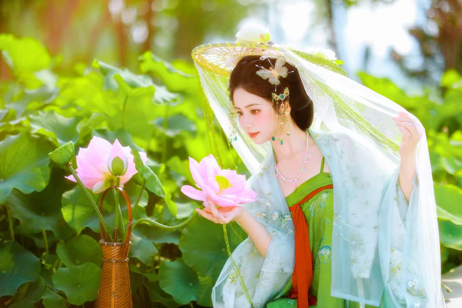 [YITUYU艺图语]2025.06.13 小荷塘 小杜同学 YITUYU艺图语-第1张