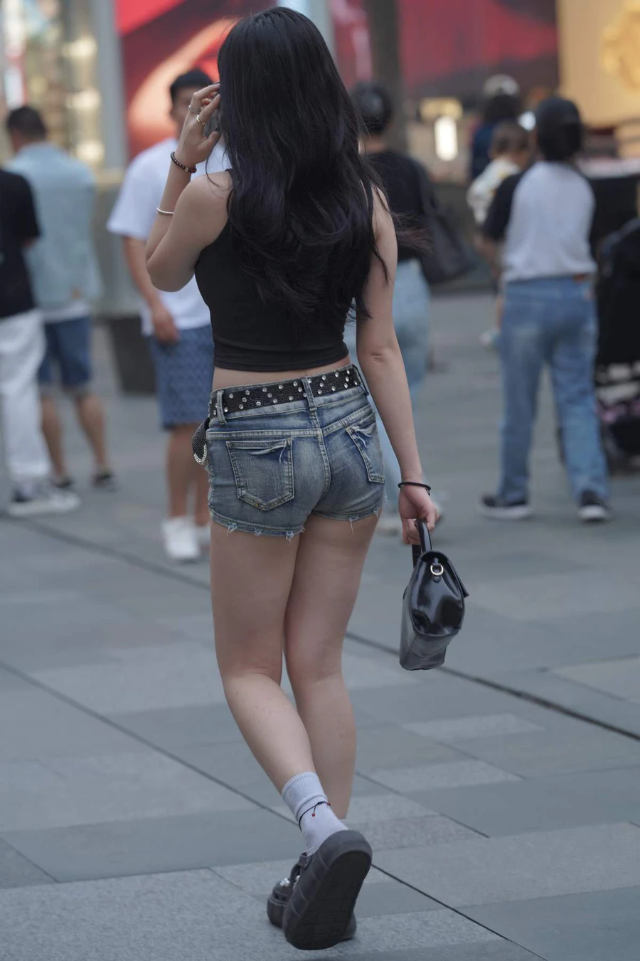 精选街拍作品 NO.4626 青春牛仔短裤 街拍-第1张