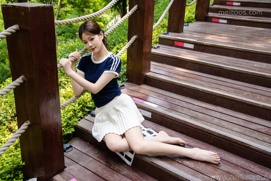 足愉心 NO.039 嘉怡（搭配：体操服、白色短裙、白色棉袜、运动鞋） 足愉心-第2张