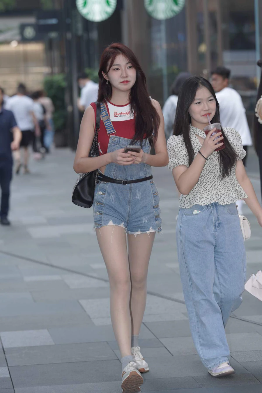 精选街拍作品 NO.4637 甜美清新牛仔短裤 街拍-第1张