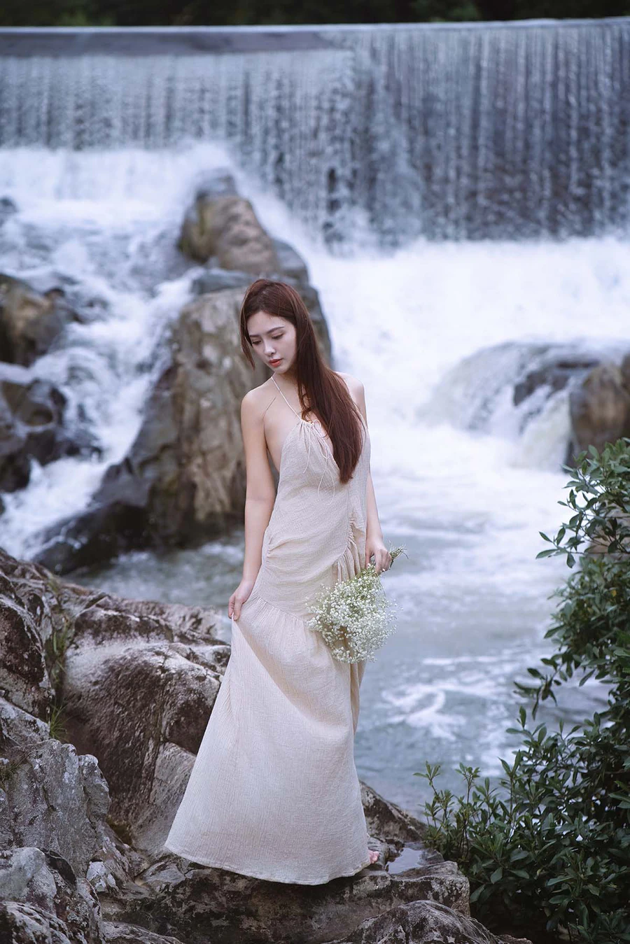 [YITUYU艺图语]2025.06.15 瀑边仙踪：麻裙少女的秘境 颖儿YY YITUYU艺图语-第1张