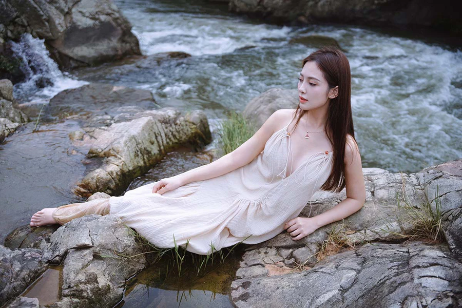 [YITUYU艺图语]2025.06.15 瀑边仙踪：麻裙少女的秘境 颖儿YY YITUYU艺图语-第2张