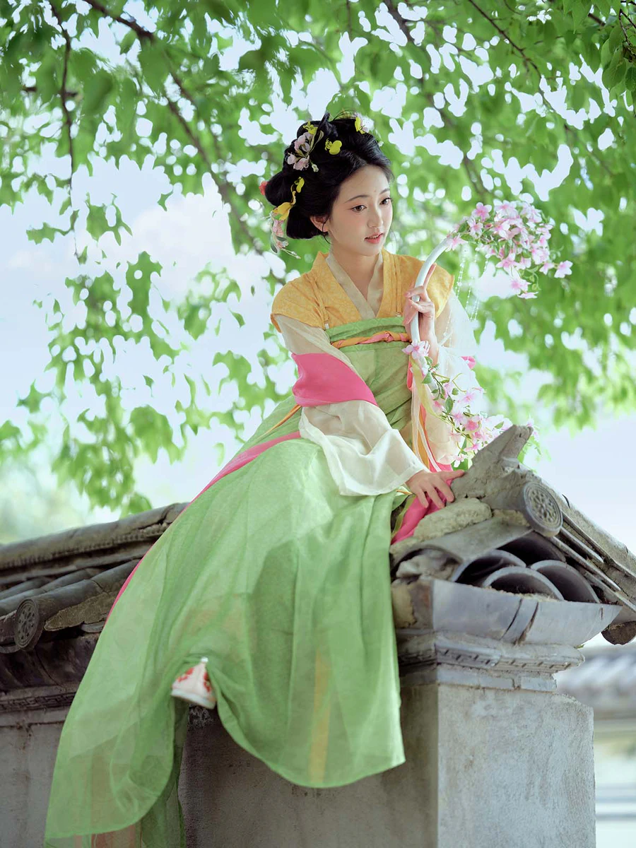 [YITUYU艺图语]2025.06.18 春日 冷酷王爷 YITUYU艺图语-第1张