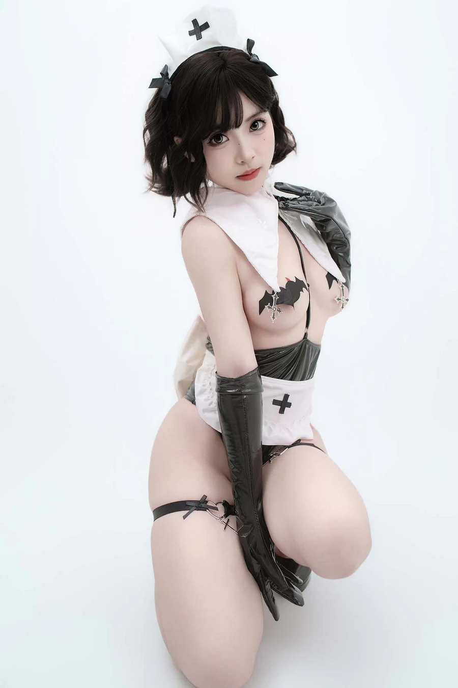 Bangni邦尼 – 武装修女 Cosplay-第1张