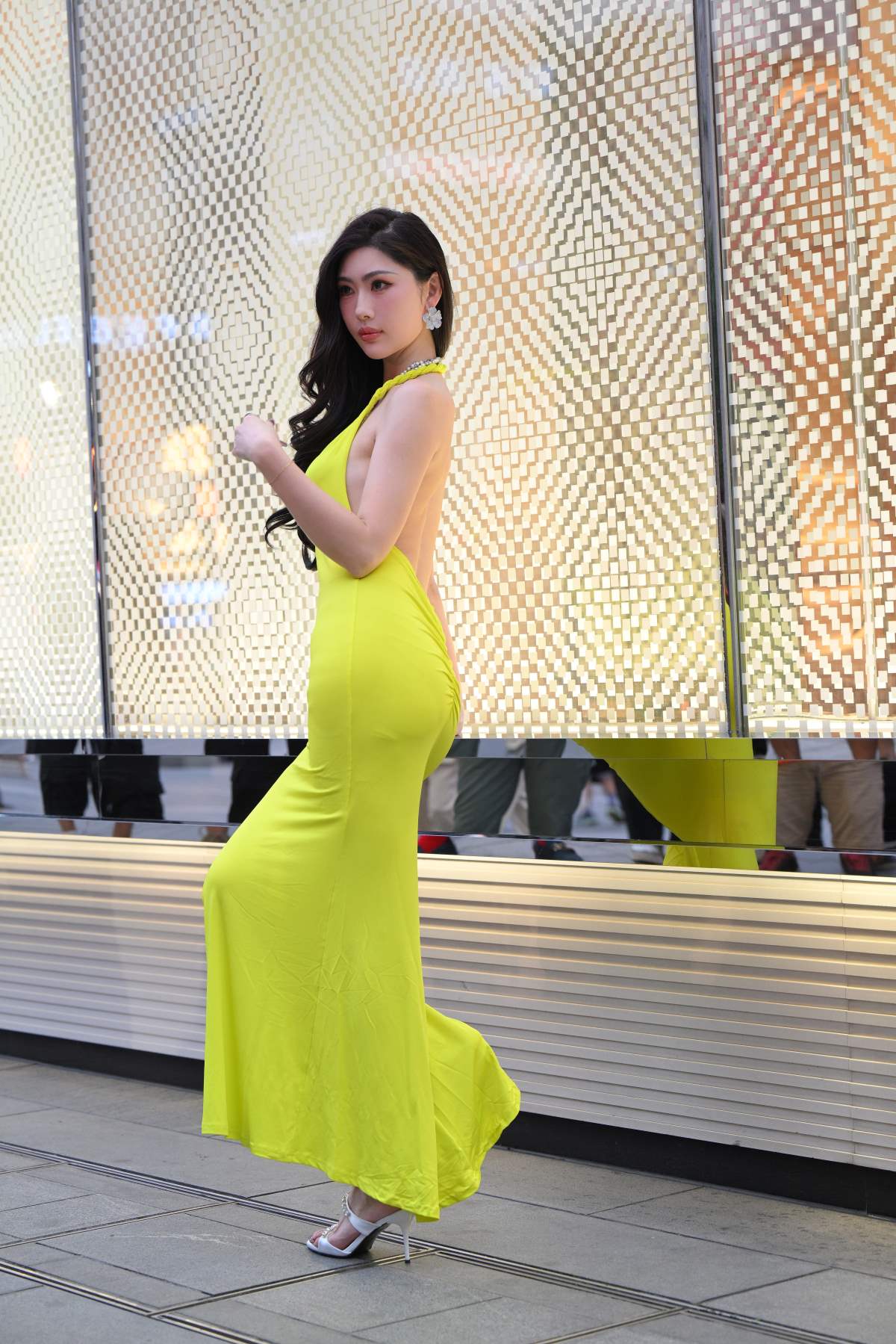 精选街拍作品 NO.4712 绿色魅力长裙 街拍-第1张