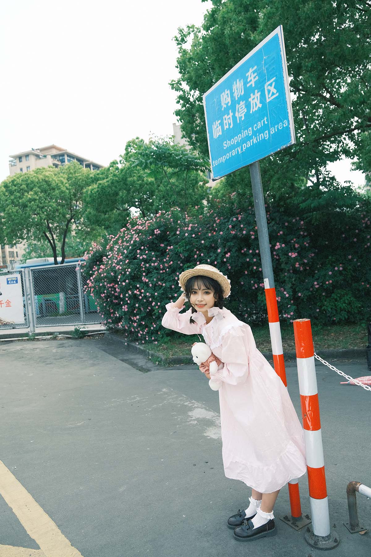 [YITUYU艺图语]2025.06.26 蔷薇少女 二二二月 YITUYU艺图语-第1张