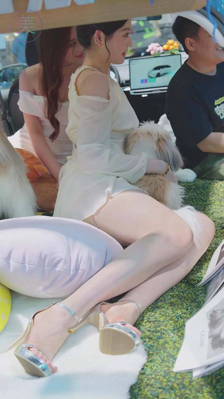 2024 广州车展 网红美女车模 beautyleg LOOKBOOK 01 街拍-第1张