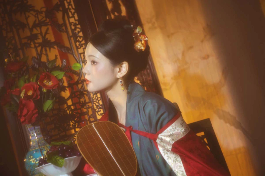 [YITUYU艺图语]2025.06.28 一室春深 吴莹琨琨 YITUYU艺图语-第1张