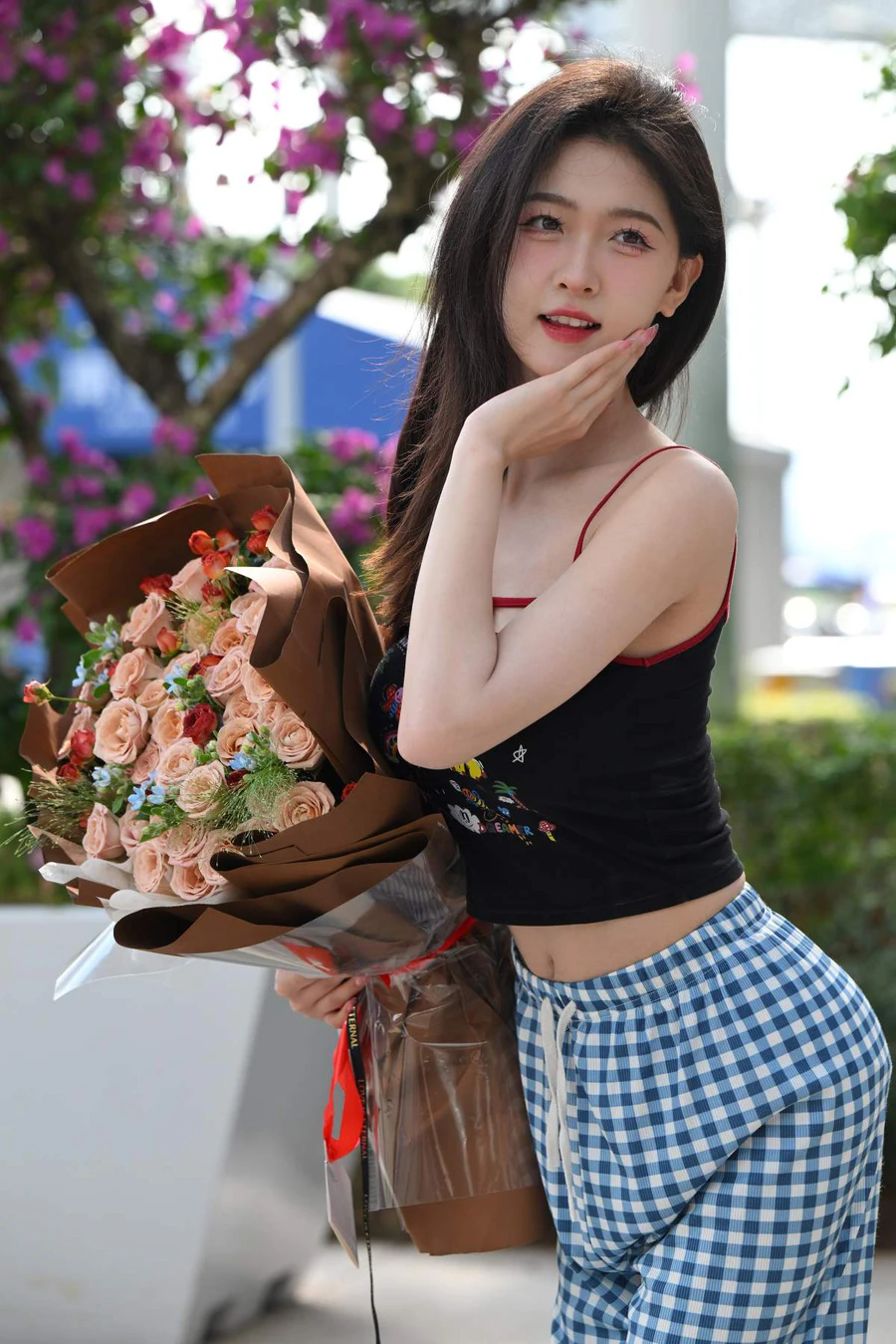 精选街拍作品 NO.4741 甜美格子裤 街拍-第1张