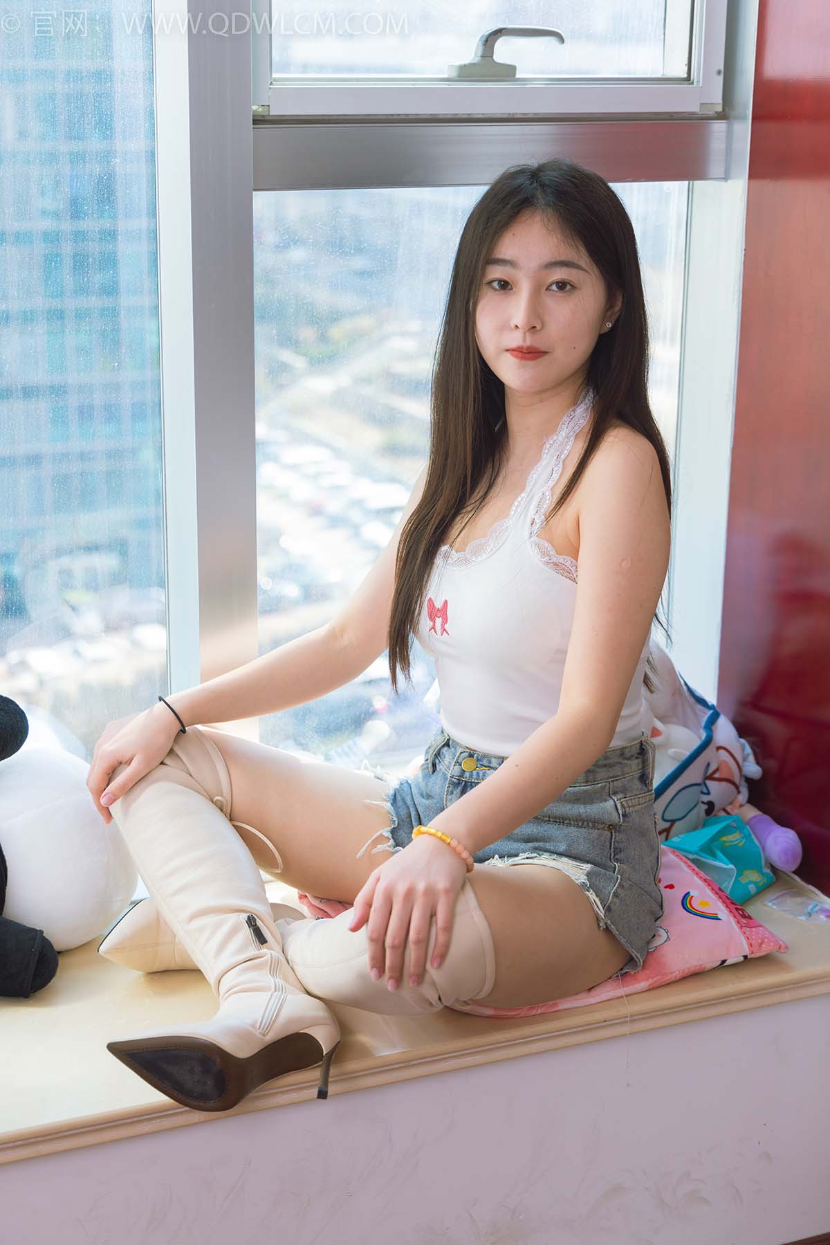 物恋传媒 NO.2456 美兔-高跟长靴、浅绿色短棉袜、裸足 WLCM物恋传媒-第2张