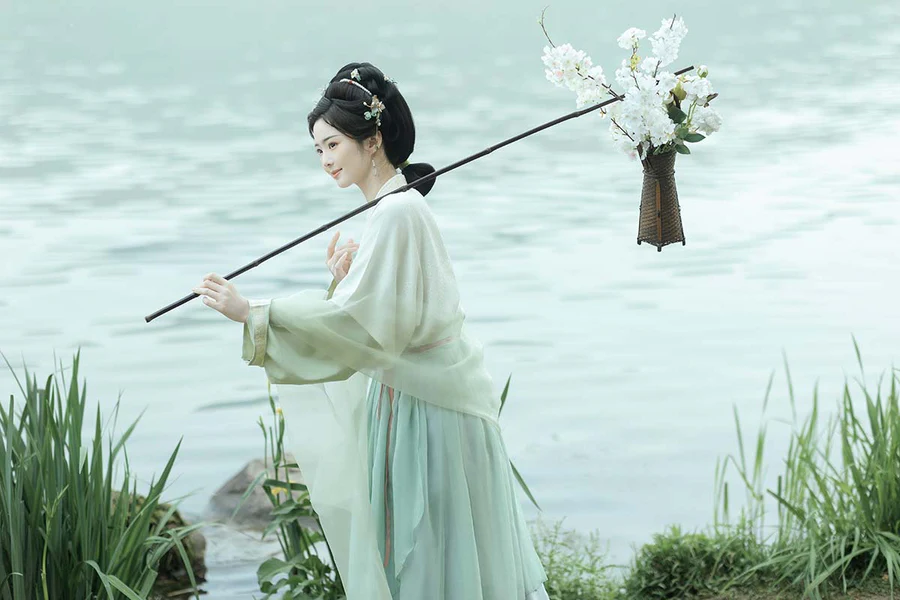 [YITUYU艺图语]2025.06.30 担花人 顾小满 YITUYU艺图语-第1张