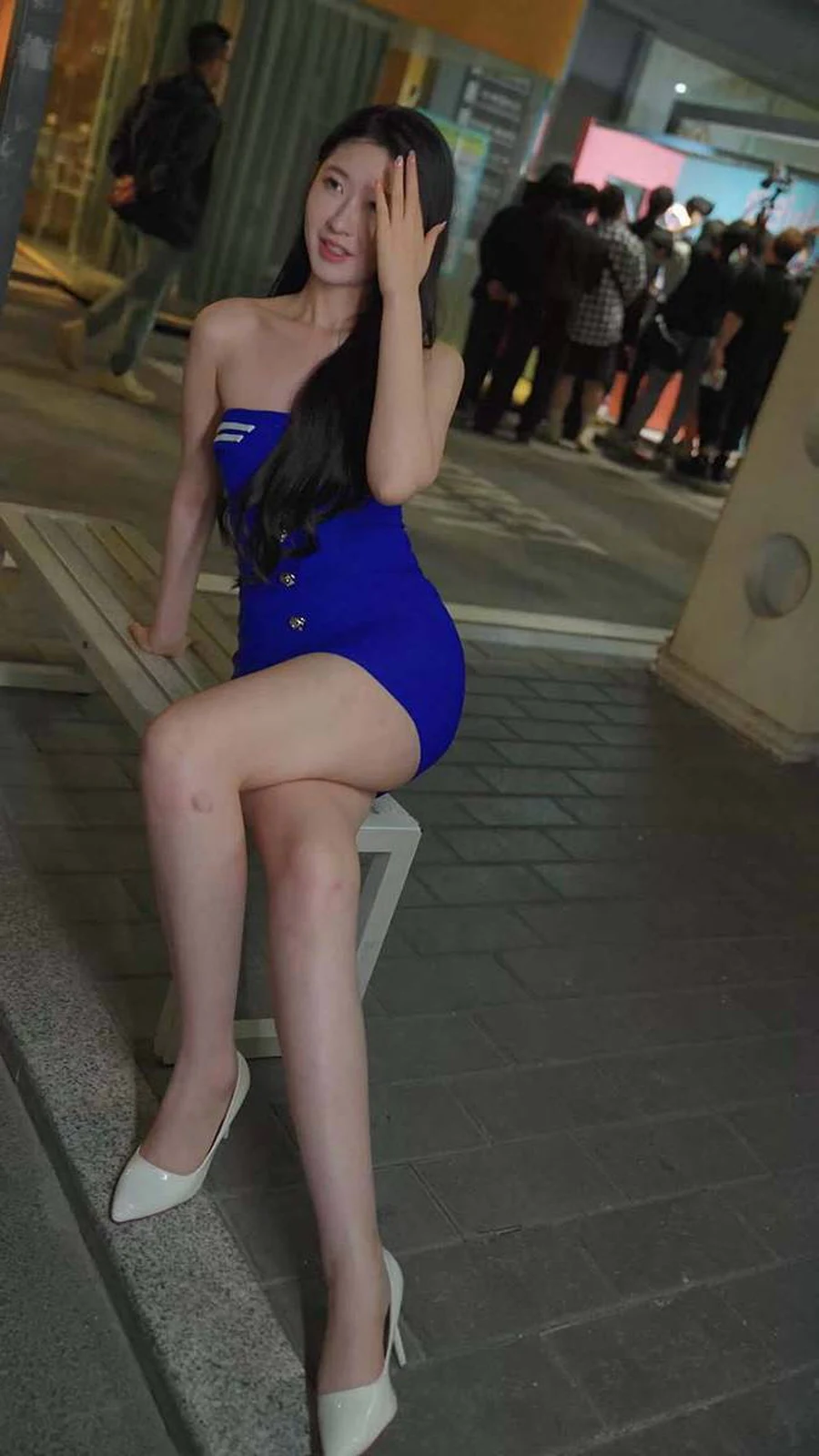 2024 广州车展 网红美女车模 beautyleg LOOKBOOK 17 街拍-第1张