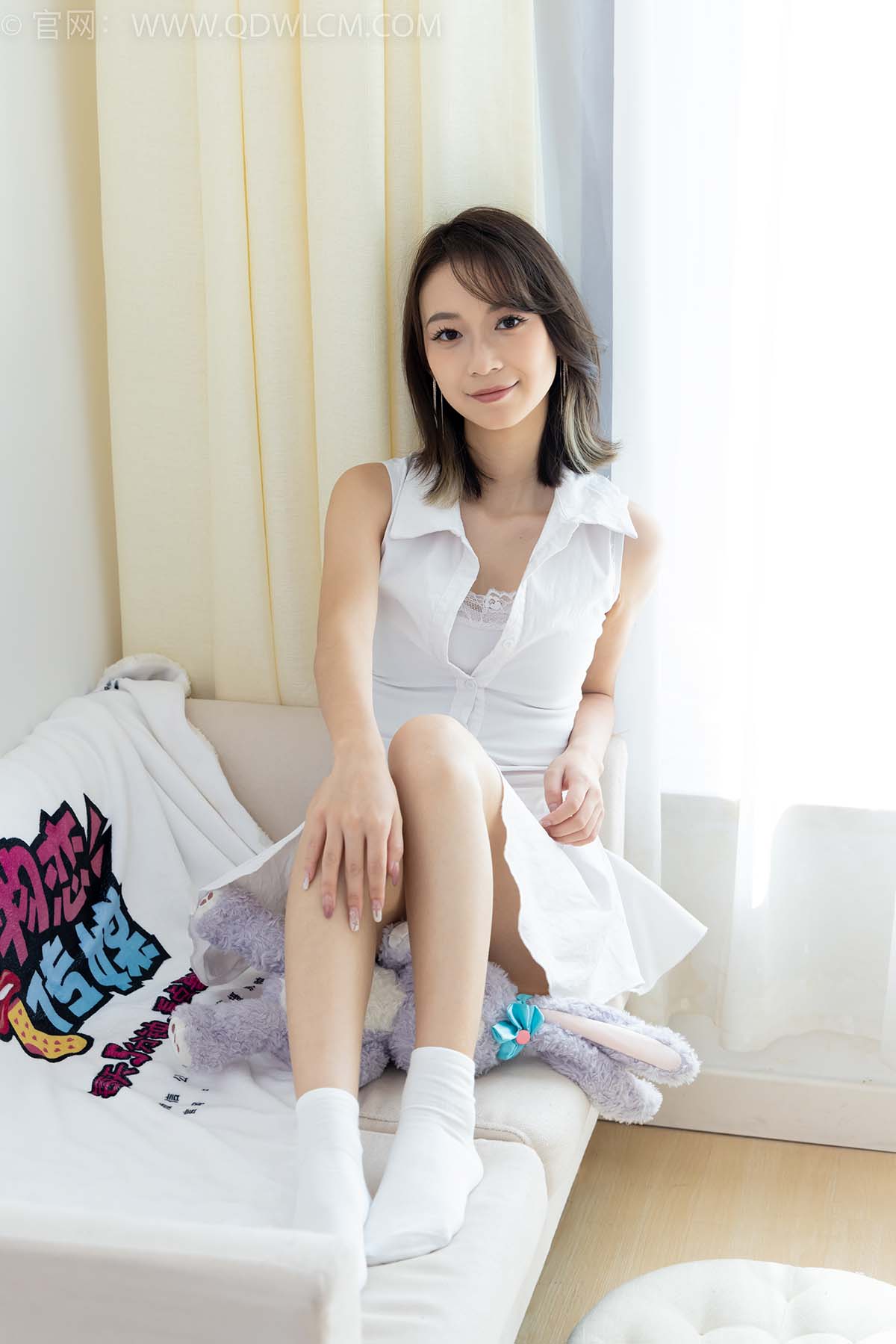 物恋传媒 NO.2461 珠珠-板鞋、白棉袜、裸足 WLCM物恋传媒-第2张
