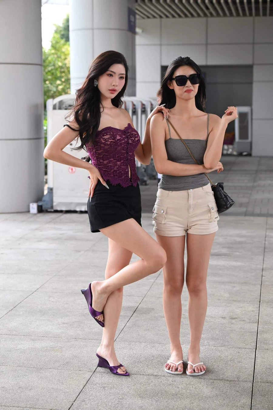 精选街拍作品 NO.4759 白色高腰短裤 街拍-第1张