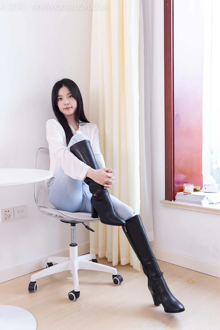 物恋传媒 NO.2464 茯苓-长靴、白棉袜 WLCM物恋传媒-第2张