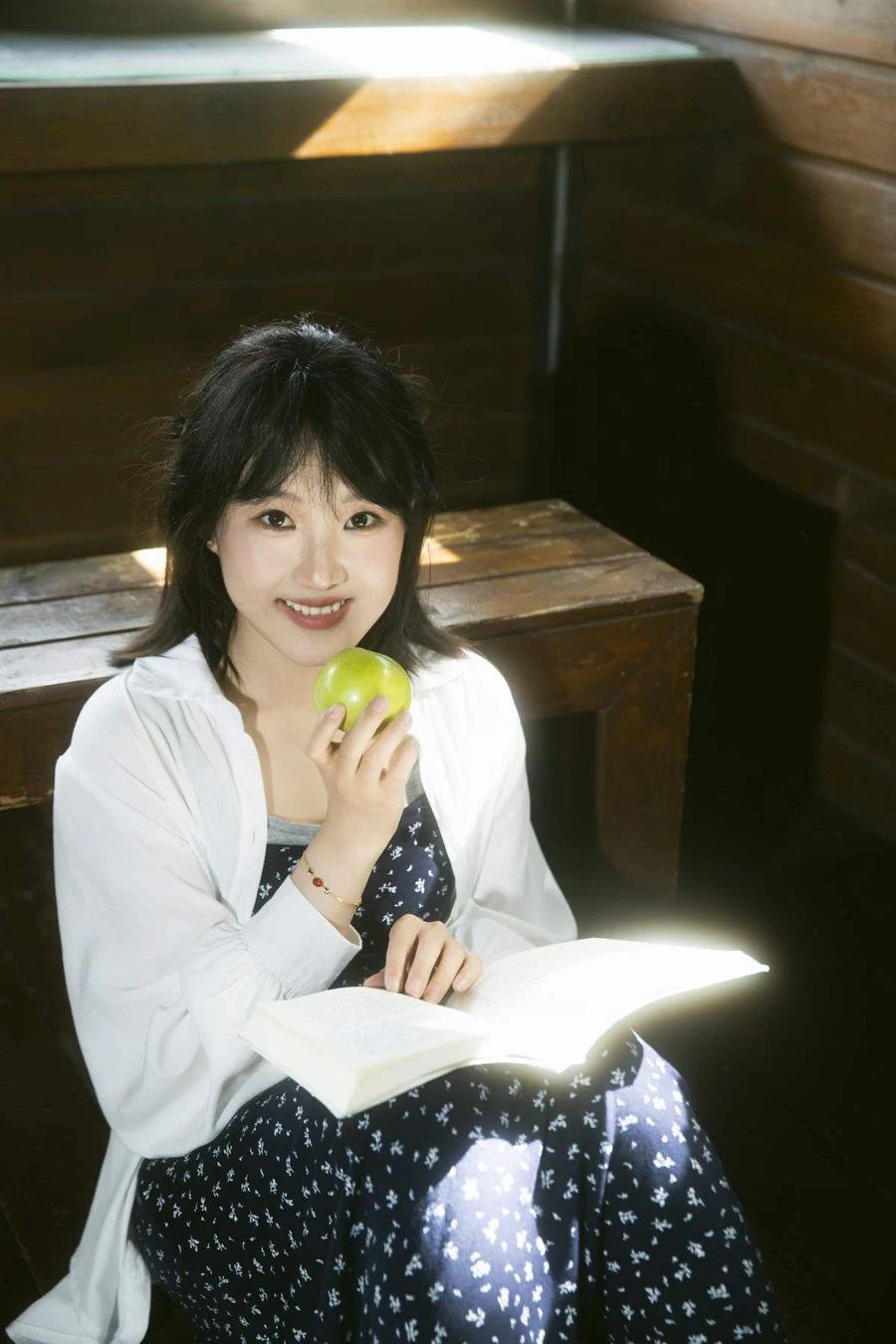 [YITUYU艺图语]2025.07.01 小木屋青苹果 阿肖与猫 YITUYU艺图语-第1张