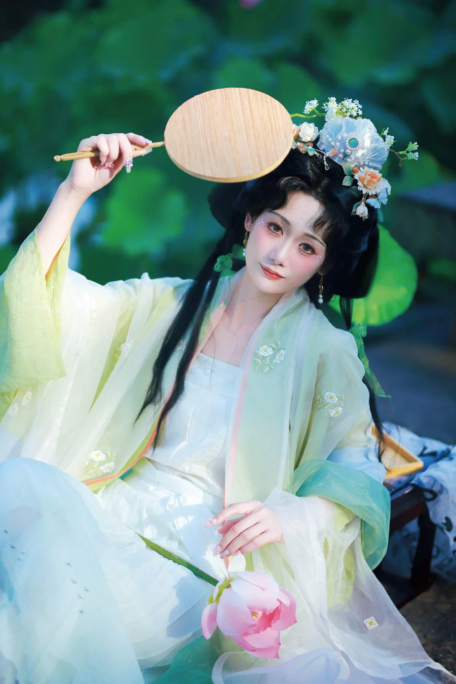 [YITUYU艺图语]2025.07.07 荷塘月色 一只大大大李子 YITUYU艺图语-第1张